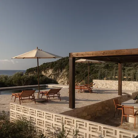 Pharus Boutique In Meganisi With Private Pool & Sea View 公寓