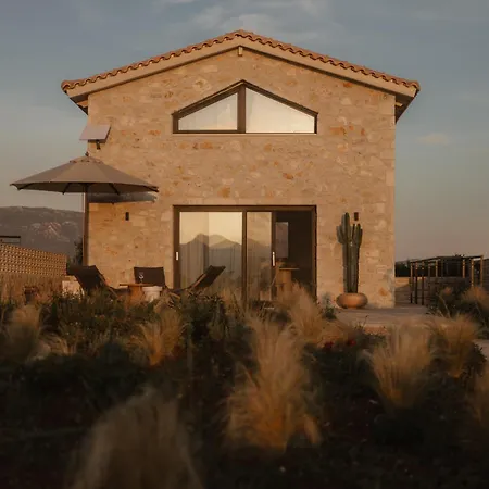 公寓 Pharus Boutique In Meganisi With Private Pool & Sea View