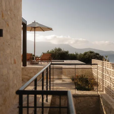 公寓 Pharus Boutique In Meganisi With Private Pool & Sea View