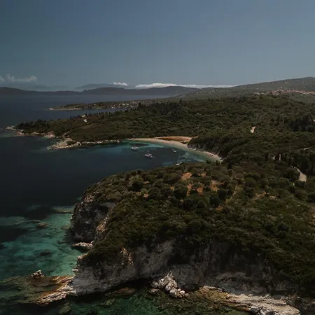 公寓 Pharus Boutique In Meganisi With Private Pool & Sea View